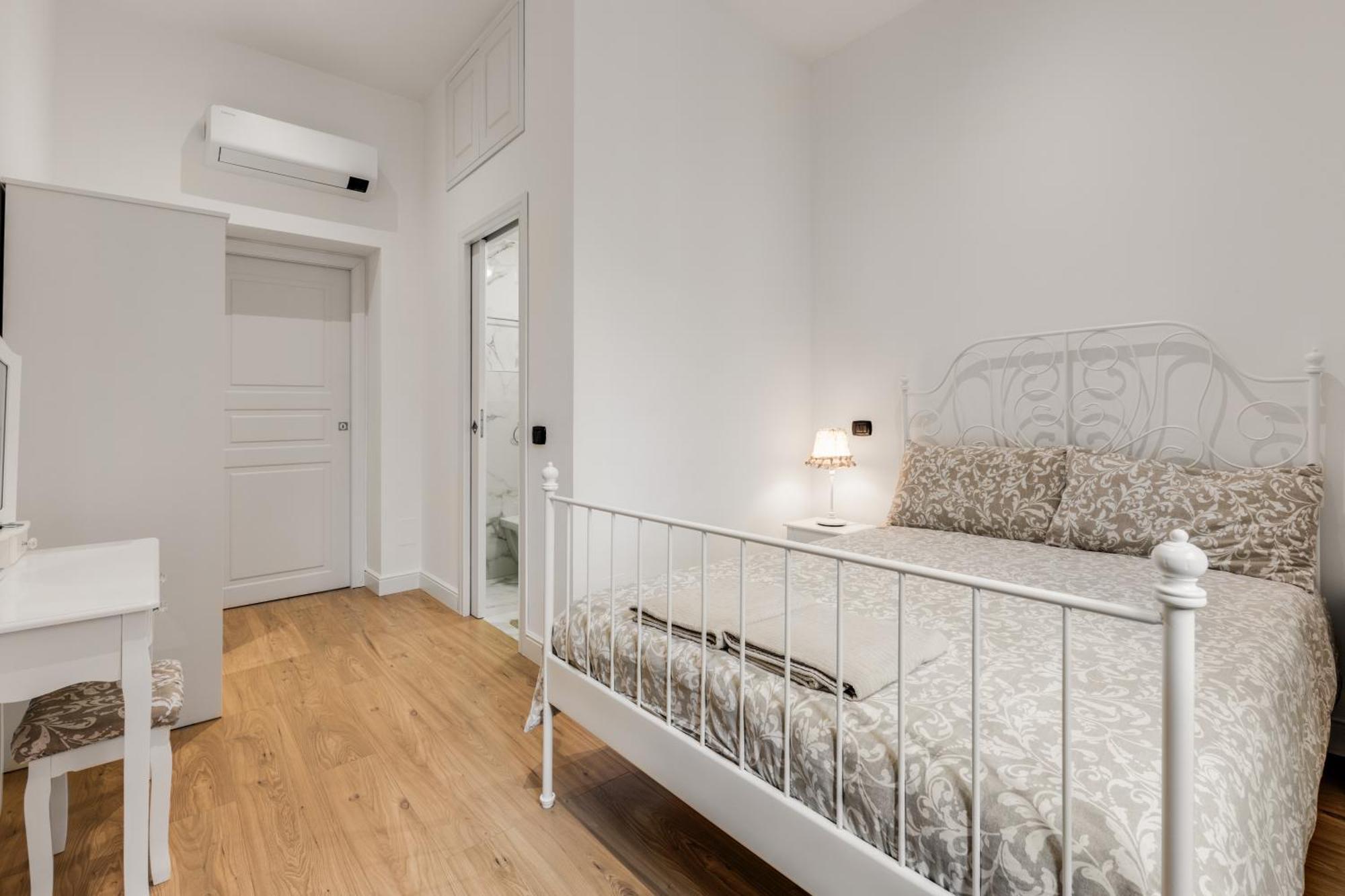 Dolce Rooms Милан Экстерьер фото